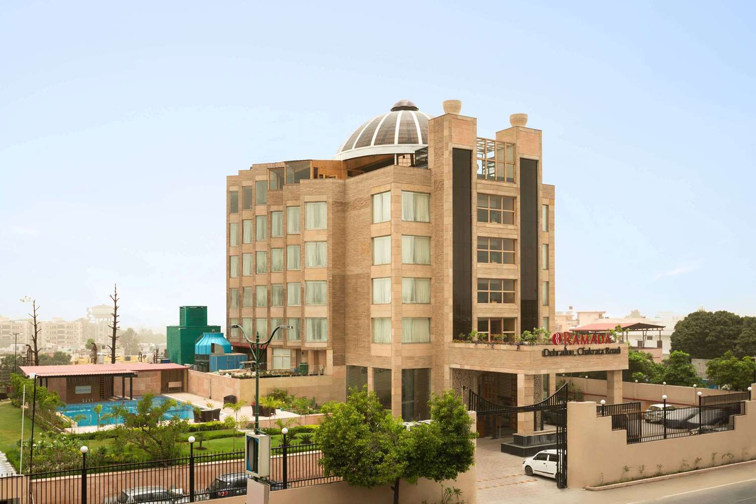 Hotel Ramada By Wyndham Dehradun Chakrata Road Esterno foto